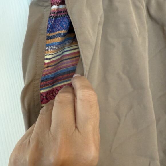 Wowie Men’s Shorts Flow 2.0 Men’s XXL Desert Tan Stretch Ultralite Outdoors EUC - Picture 3 of 11